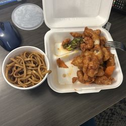 Twin Dragon - Empress chicken and lo mein