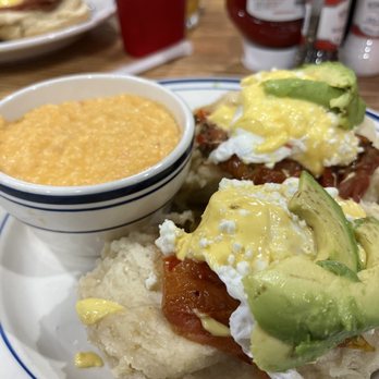 Big Bear Biscuits - Petting zoo w grits - Breakfast & Brunch Near Me - Indianapolis, Indiana