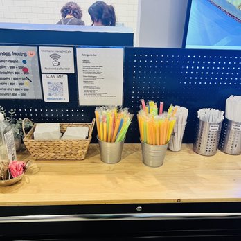 Hangout Cafe - Bubble Tea Near Me - Palatine, Illinois