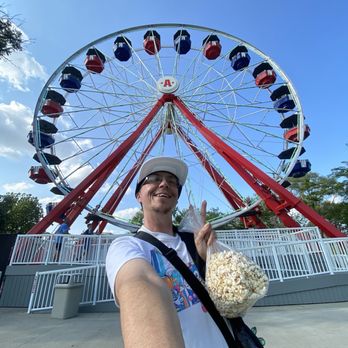 Adventureland Park - Ferris wheel selfie - Amusement Parks Near Me - Altoona, Iowa