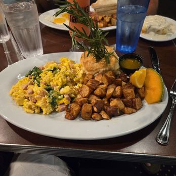 Hash House A Go Go - Ham Cheddar Scramble - New American Near Me - Orlando, Florida