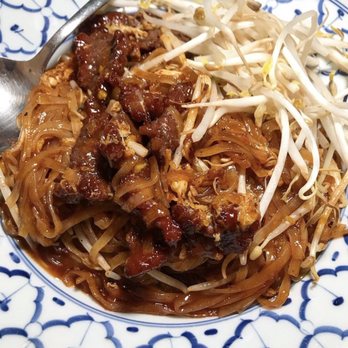 Simply Thai Bistro - Beef Pad Thai - Thai Near Me - Wheaton, Illinois
