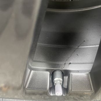 Wheel Guys - Over spray and paint runs. Unprofessional work. Other companies will perform this service right. Not this one. - Wheel & Rim Repair Near Me - Concord, California