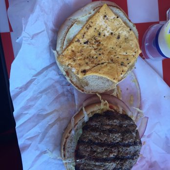 Mad Madeline's Grill - Burgers Near Me - Temecula, California