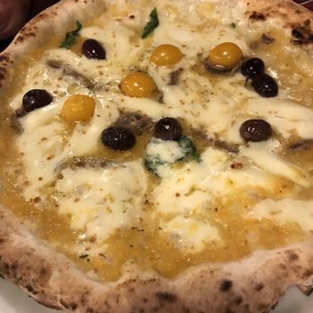 Pizza Margherita - Anchovies pizza too fishy - Pizza Near Me - Pompei, NA