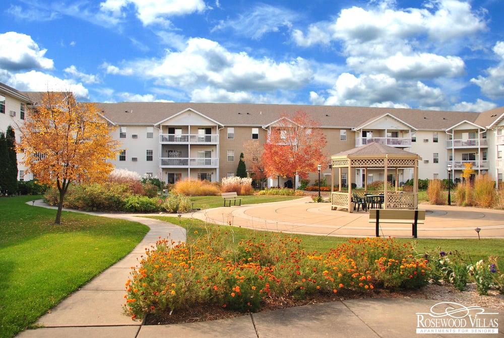 ROSEWOOD VILLAS 902 N High Point Rd, Madison, Wisconsin Apartments