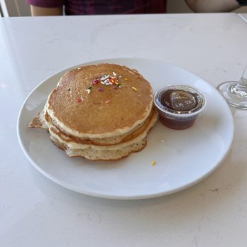 Bites & Bashes Cafe - Cafes Near Me - Lomita, California