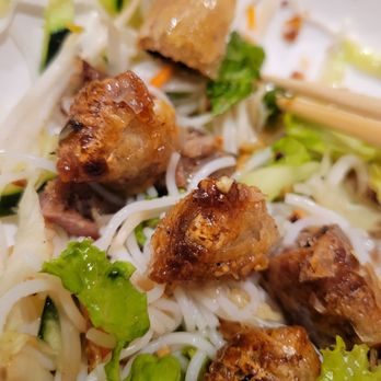 Kitchen Co Ut - Hard spring rolls - Vietnamese Near Me - New York, New York Kitchen Co Ut - Hard spring rolls - Vietnamese Near Me - New York, New York