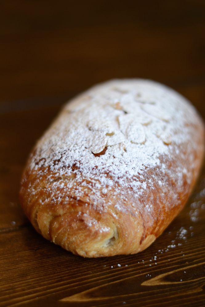 Alimentaire Wholesome Breads Logo