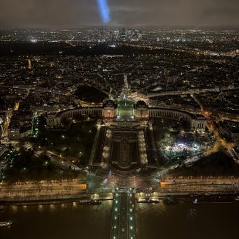 Eiffel Tower, Paris France - Landmarks & Historical Buildings Near Me - Paris Eiffel Tower, Paris France - Landmarks & Historical Buildings Near Me - Paris