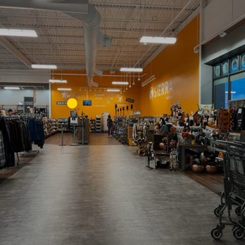 Sierra - 10/4/2022 Front of store & checkout - Sports Wear Near Me - Fairfax, Virginia