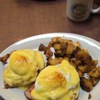 Grumpy's Cafe - Eggs Benedict - Breakfast & Brunch Near Me - Cleveland, Ohio