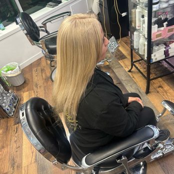 Caballeros Beauty - She definitely change my whole look and I love it. - Hair Salons Near Me - San Francisco, California Caballeros Beauty - She definitely change my whole look and I love it. - Hair Salons Near Me - San Francisco, California