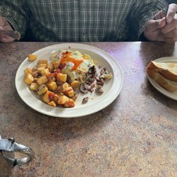 Brunchies - Omelettes are custom and stuffed full! The potatoes were perfectly crispy outside and tender inside.