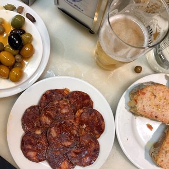 El Xampanyet - Tapas Bars Near Me - Barcelona, B El Xampanyet - Tapas Bars Near Me - Barcelona, B