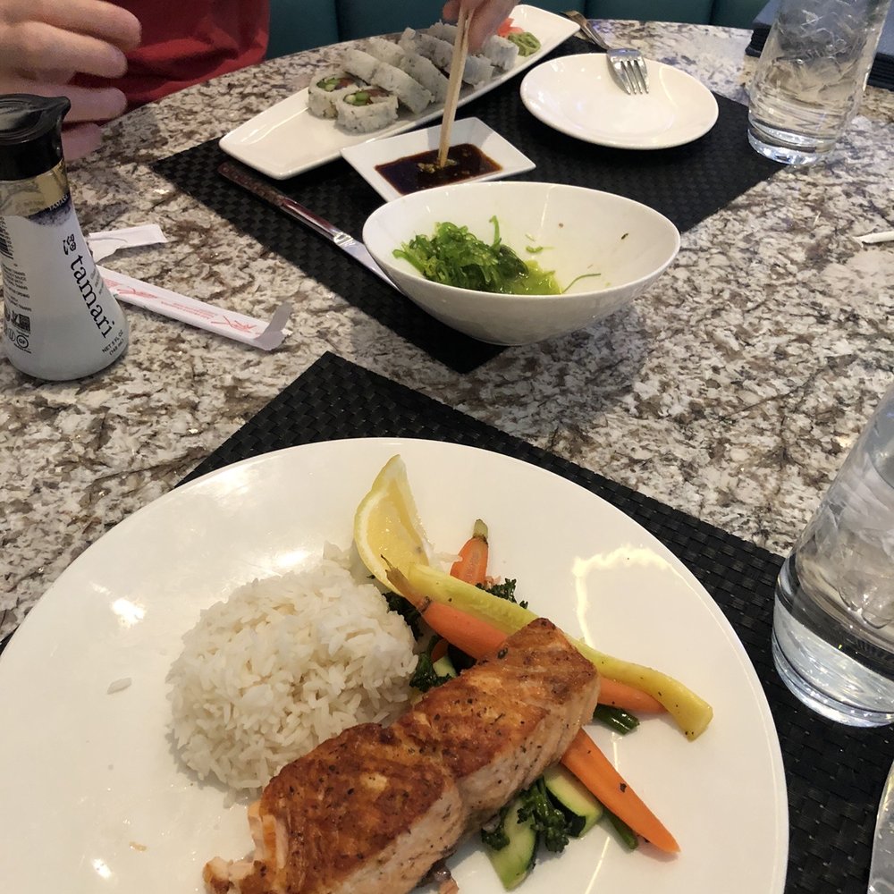 Oceano - Salmon and veggie roll sushi - Seafood Near Me - Reno, Nevada Oceano - Salmon and veggie roll sushi - Seafood Near Me - Reno, Nevada
