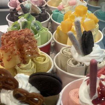 Legend Tasty House - Display case of flavors - Ice Cream & Frozen Yogurt Near Me - Chicago, Illinois
