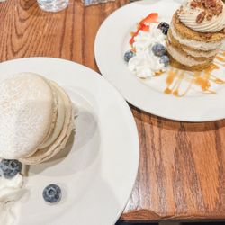Napoli 3 - Pumpkin cake and gooey butter macaron
