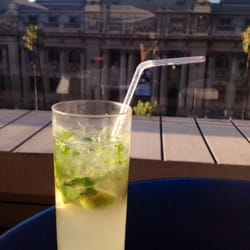 Nimbus - Mojito mirando la biblioteca nacional