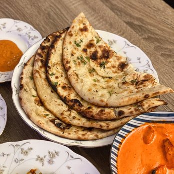 Himalayan Yak - Garlic Naan - Himalayan/Nepalese Near Me - Jackson Heights, New York