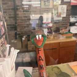 Olean's Cafe - Rattler figurine