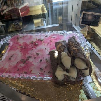 Dolce Italia by MEKK - Bakeries Near Me - Phoenix, Arizona Dolce Italia by MEKK - Bakeries Near Me - Phoenix, Arizona