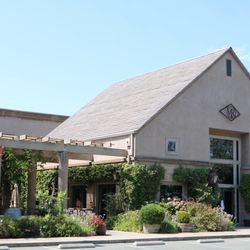 Van Ruiten Family Winery - Entrance