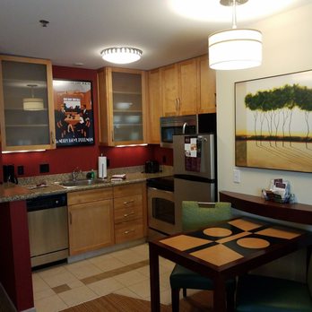 Residence Inn by Marriott - Kitchen in the fireplace room - Hotels Near Me - Duluth, Minnesota