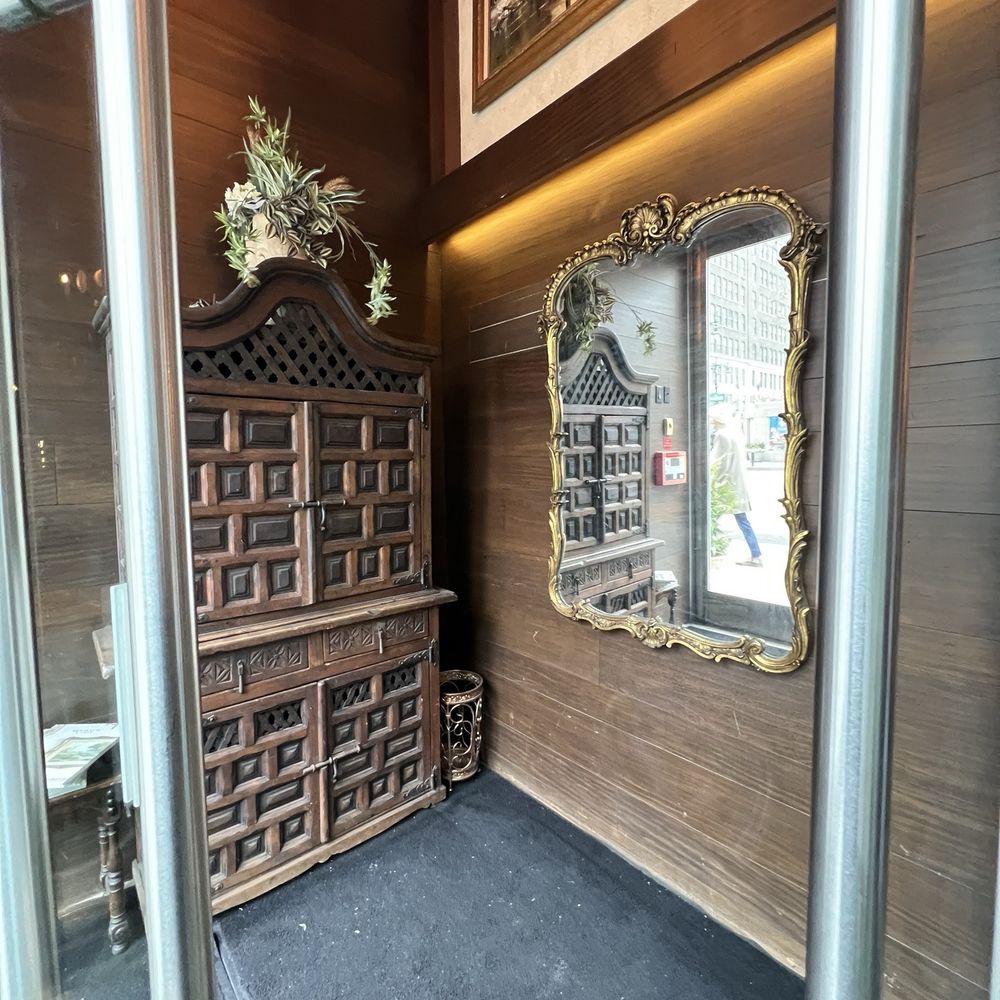 Olio E Più - Heated foyer - Italian Near Me - New York, New York