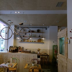La Guinda - Modern interior and good food