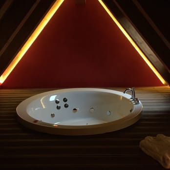 Hotel Harmony Suite - Spa suite! Anche nota come Lo Scannatoio. - Hotels Near Me - Selvino, BG