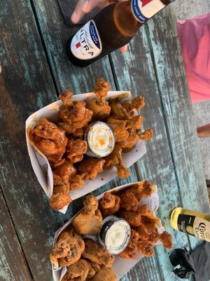 Tommy Want Wingy by null