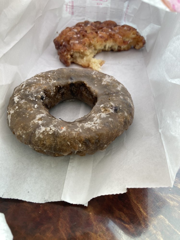 Brandon Donuts And Full Breakfast Logo