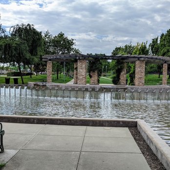 Emerald Glen Park - Water Fountain Area - pretty, calming and peaceful! - Parks Near Me - Dublin, California