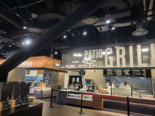 UWM District Market by null