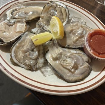 Cora's 1850 Bistro - Oysters - American Near Me - Hawley, Pennsylvania
