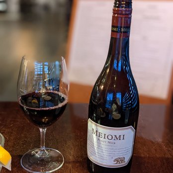 Entrevinos - Meiomi Red Wine - Wine Bars Near Me - Carolina, Puerto Rico Entrevinos - Meiomi Red Wine - Wine Bars Near Me - Carolina, Puerto Rico