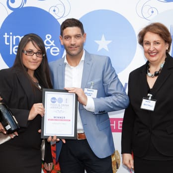 Spaghetti Tree - Spaghetti Tree Winning 'The Best Family Friendly Restaurant Award' 2012 - Italian Near Me - Sutton, XGL