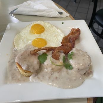 Savanna Restaurant - Biscuits and Gravy - Breakfast & Brunch Near Me - Chicago, Illinois Savanna Restaurant - Biscuits and Gravy - Breakfast & Brunch Near Me - Chicago, Illinois
