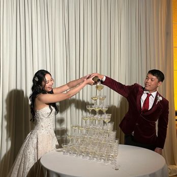 Nessaevents - Champagne tower pour - Party & Event Planning Near Me Nessaevents - Champagne tower pour - Party & Event Planning Near Me