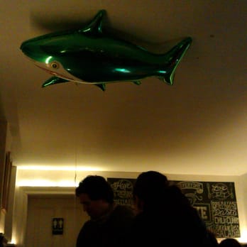 Karo-Ecke - Ein Fisch an der Decke.. soviel hab ich doch gar nicht getrunken. - Cafes Near Me - Hamburg, HH