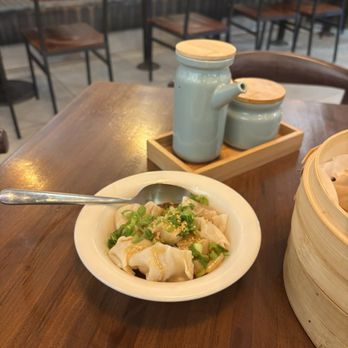 Seven Grams - Wonton With Chili Sauce 6pcs - Chinese Near Me - Tustin, California Seven Grams - Wonton With Chili Sauce 6pcs - Chinese Near Me - Tustin, California