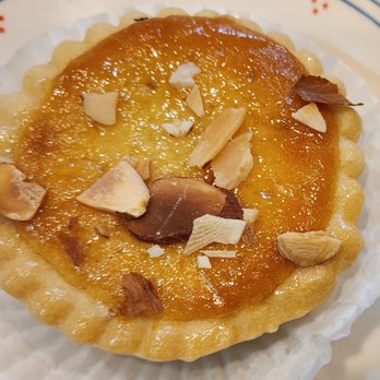 Dutch Epicure Shop - Almond Fruit Tart - Bakeries Near Me - Litchfield, Connecticut