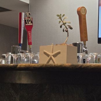 Delta Sky Club - What's on tap - Airport Lounges Near Me - Jacksonville, Florida Delta Sky Club - What's on tap - Airport Lounges Near Me - Jacksonville, Florida