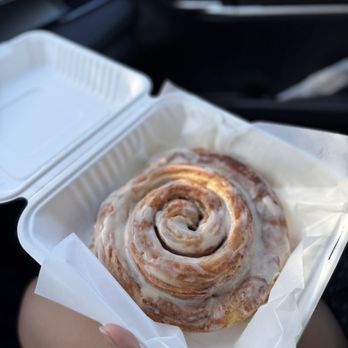 Papi’s Ohana - Cinnamon roll - Pizza Near Me - Lahaina, Hawaii Papi’s Ohana - Cinnamon roll - Pizza Near Me - Lahaina, Hawaii