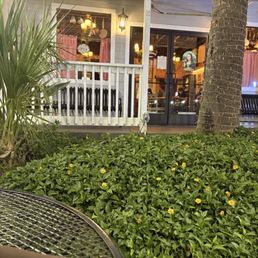 Outside table. Wonderful. Outside table. Wonderful.