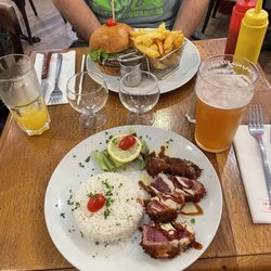 Le Comptoir - Tuna tataki, burger