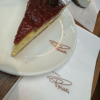 Starbucks Reserve Roastery - Dessert from local Italian bakery - Cafeteria Near Me - Milan, Michigan Starbucks Reserve Roastery - Dessert from local Italian bakery - Cafeteria Near Me - Milan, Michigan