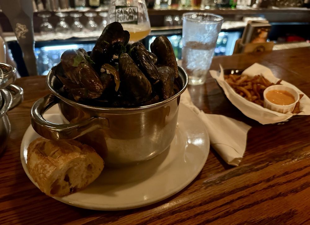 Monk Rd Philadelphia MONK’S CAFE - Updated September 2025 - 1387 Photos & 2439 Reviews - 264 ...
