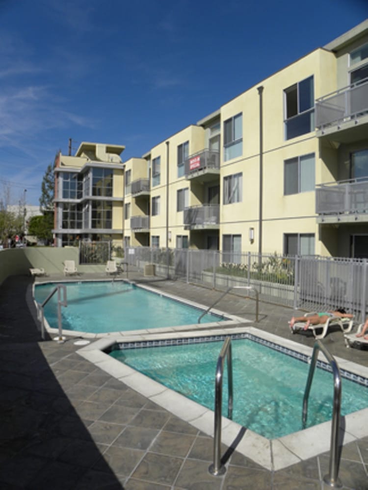 NORTHPOINT APARTMENTS Updated June 2024 10 Reviews 9850 Zelzah
